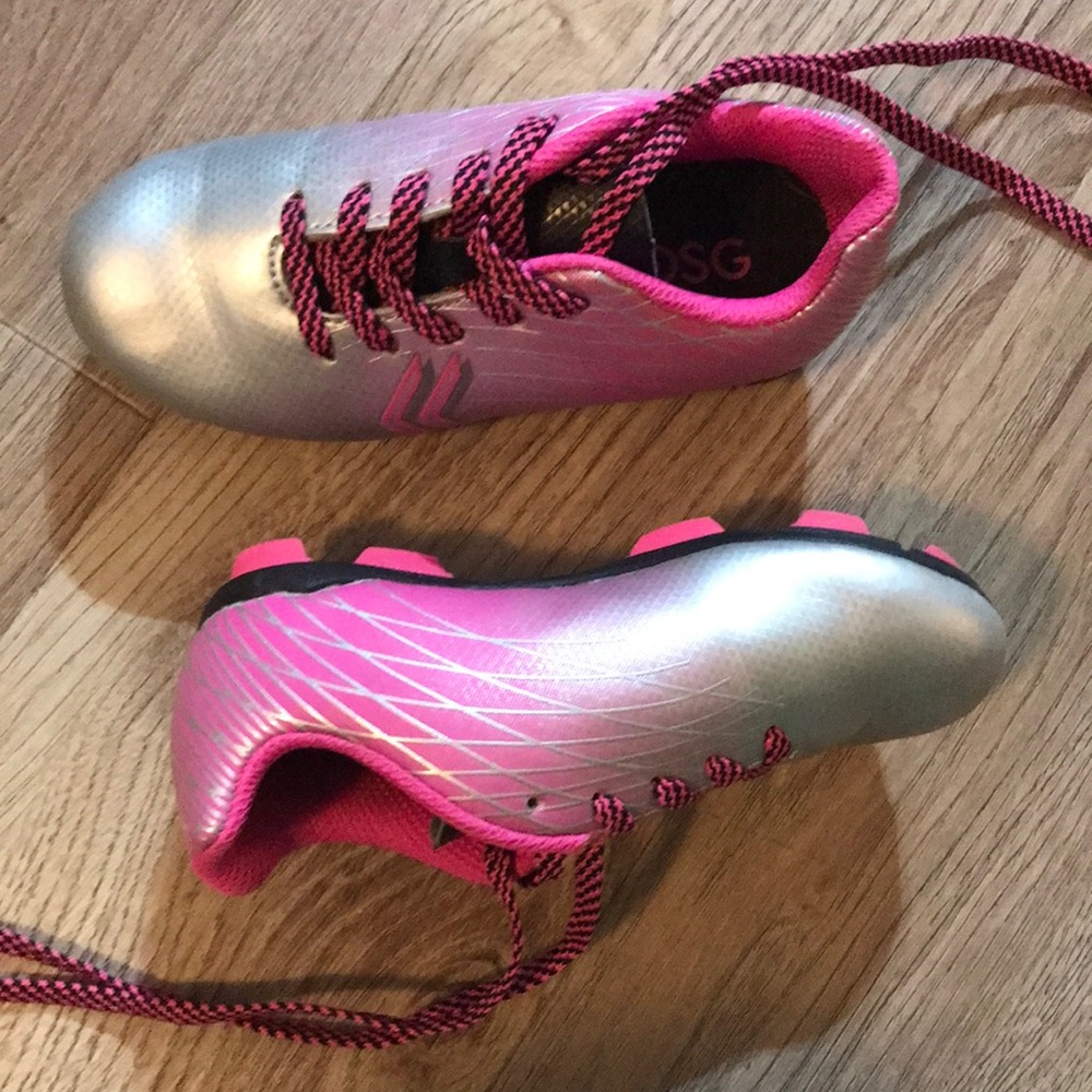 Girl size 9 soccer cleats.